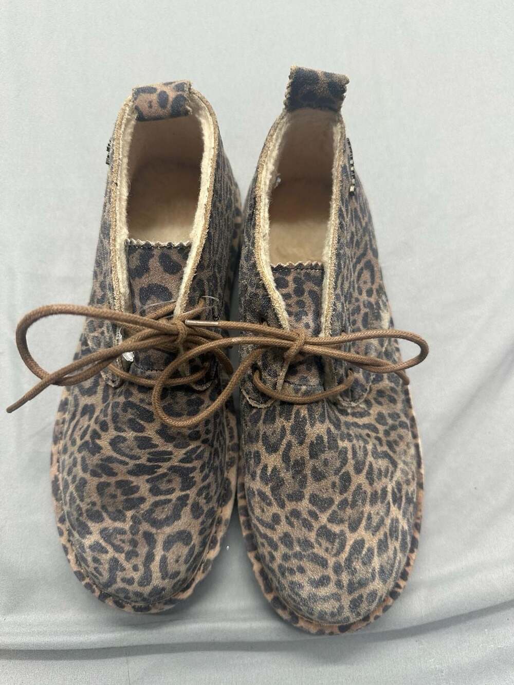 Bearpaw Women's Skye Exotic Leopard Print Shearling Lined Lace Up Booties Size 9